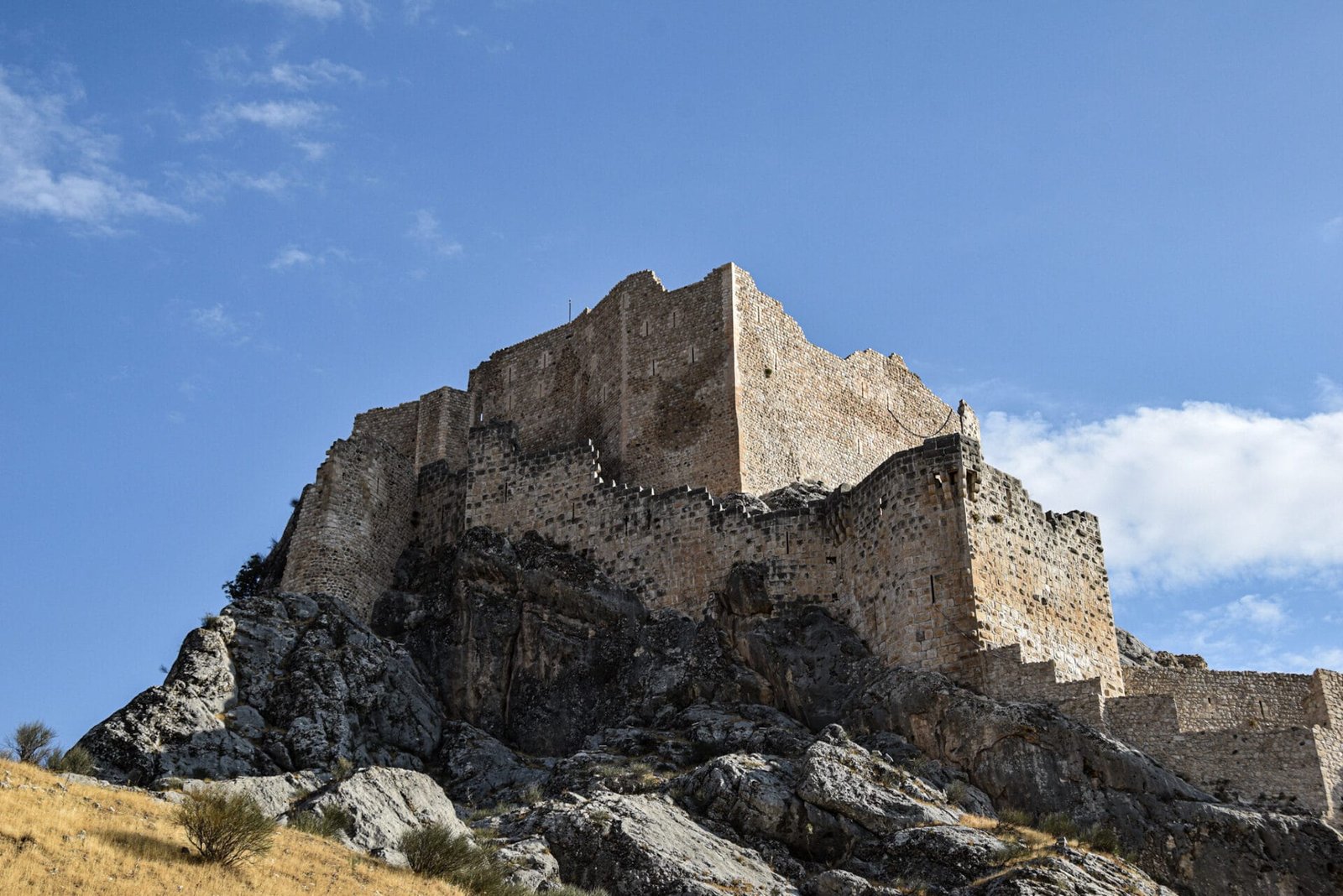 the citadel of Kahta perched on top a rocky outcrop